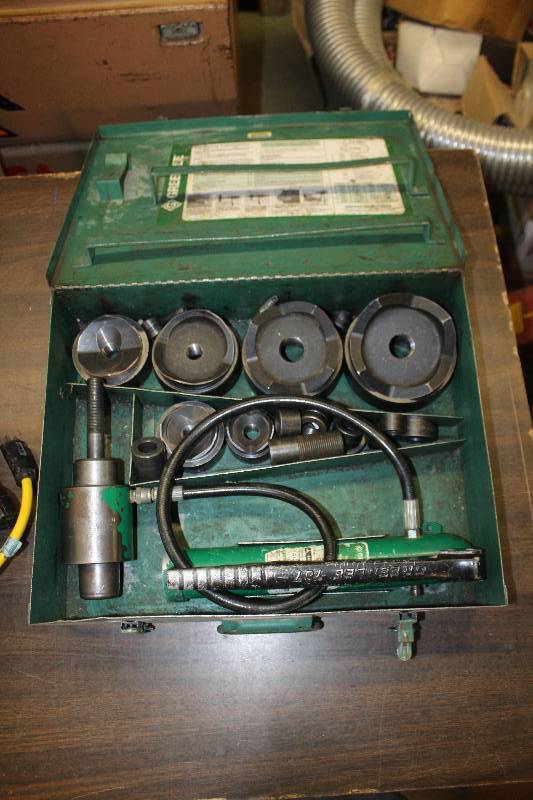 lot 53 image: Greenlee 7310 Knockout Punch Driver Set w Greenlee 767 Hydraulic Hand Pump, Case