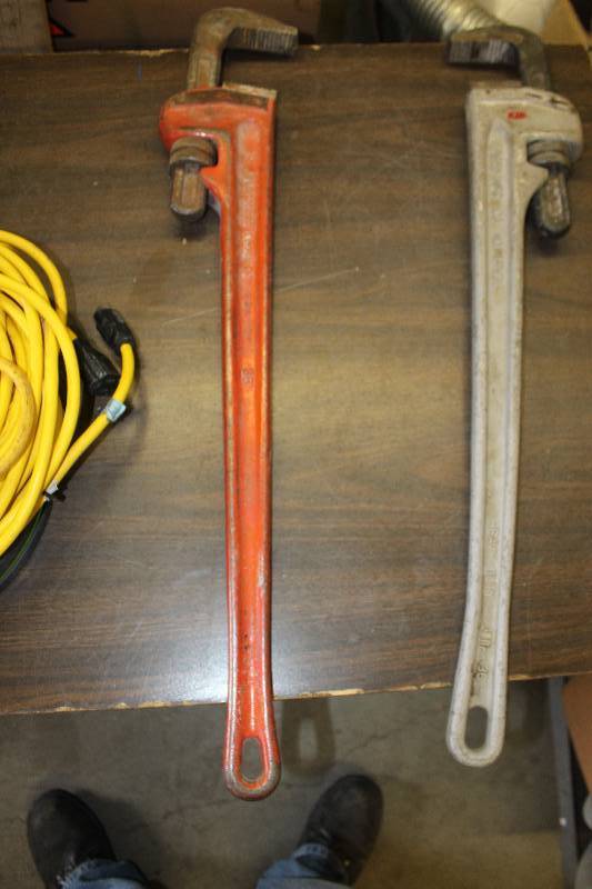 lot 55 image: Ridge Tool 36in. Pipe Wrench