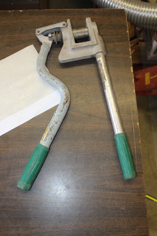 lot 59 image: Greenlee 710 Metal Stud Punch