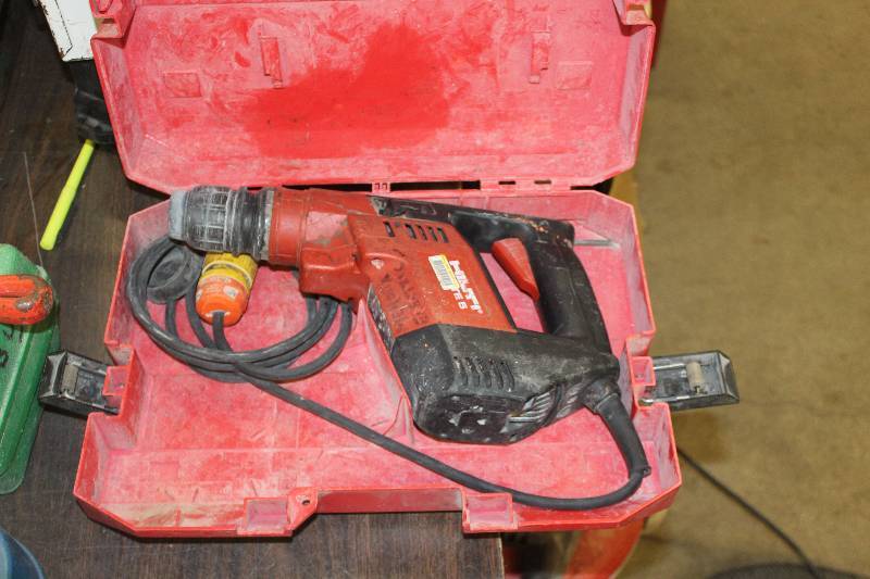lot 76 image: Hilti TE5 ConcreteSteel Cutter w Case