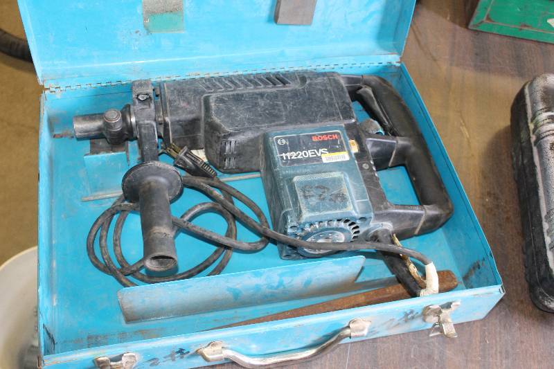 lot 82 image: Bosch 11220EVS Hammer Drill w Case