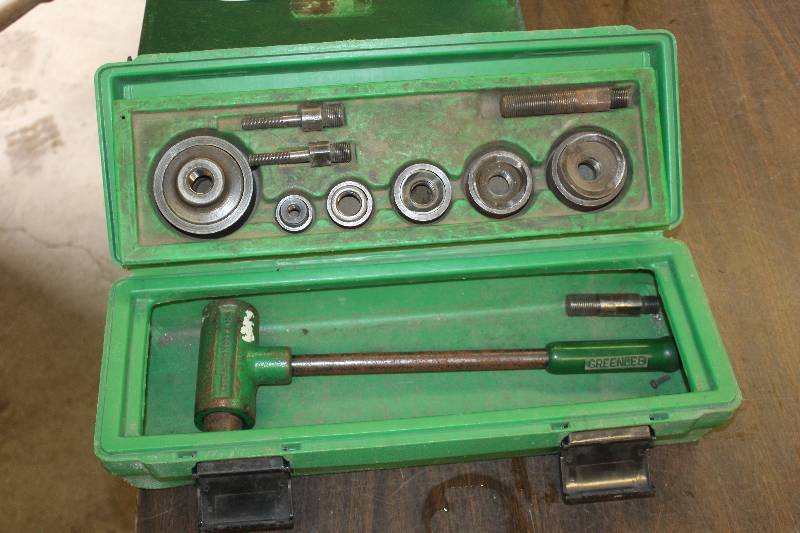 lot 83 image: Greenlee 1604 Knockout Punch Kit w Case