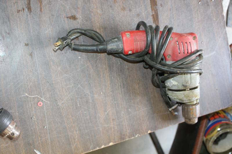 lot 90 image: Milwaukee Tools Heavy Duty 38in. Hole Shooter