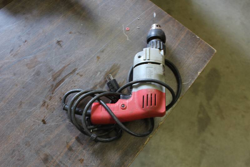 lot 91 image: Milwaukee Tools Heavy Duty 38in. Hammer Drill
