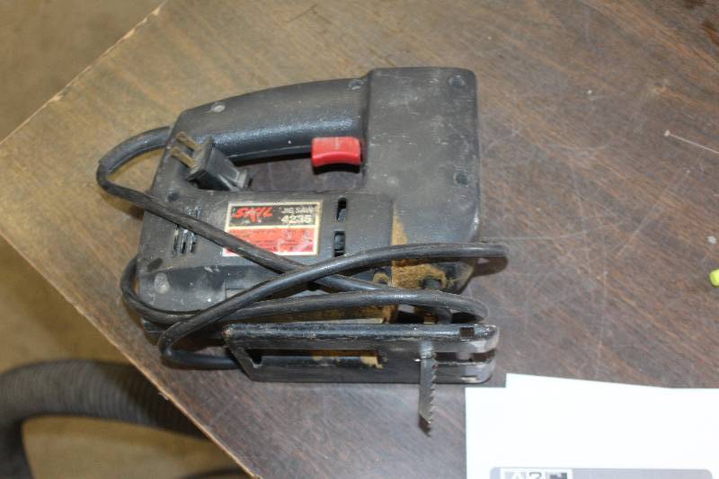 lot 94 image: Skil Jig Saw
