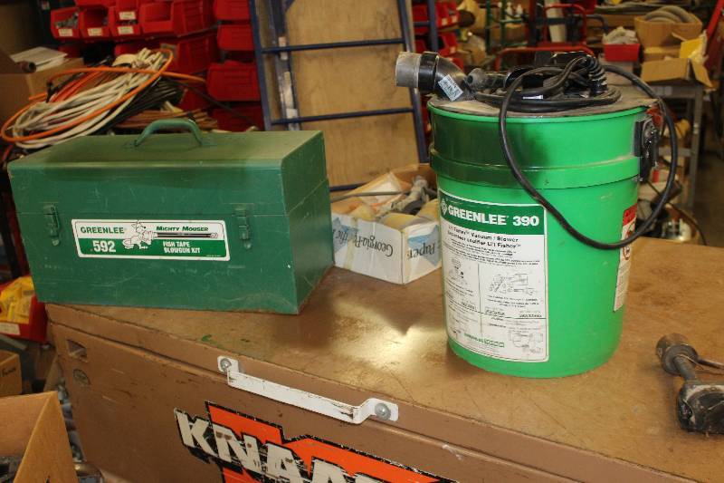 lot 98 image: Greenlee 592 Might Mouser Fish Tape Blowgun Kit w Case, Greenlee 390 Lil Fisher VacuumBlower