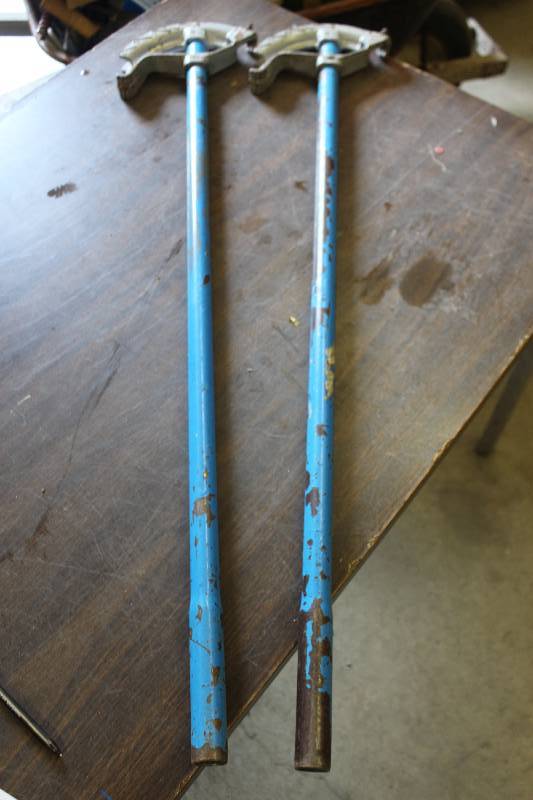 lot 100 image: Lot of (2) Ideal 74-001 60 Degree Pipe Benders