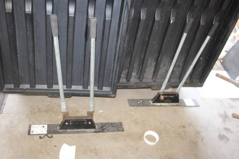 lot 97 image: Hubbell 4000 Cover, Base