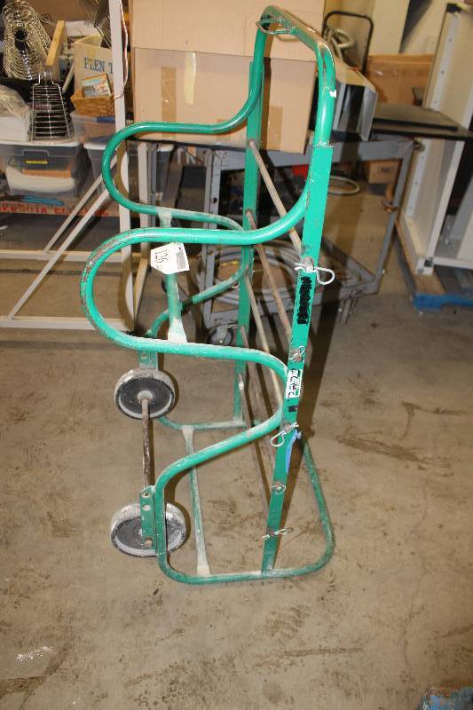 lot 126 image: Greenlee 511 Wire Cart