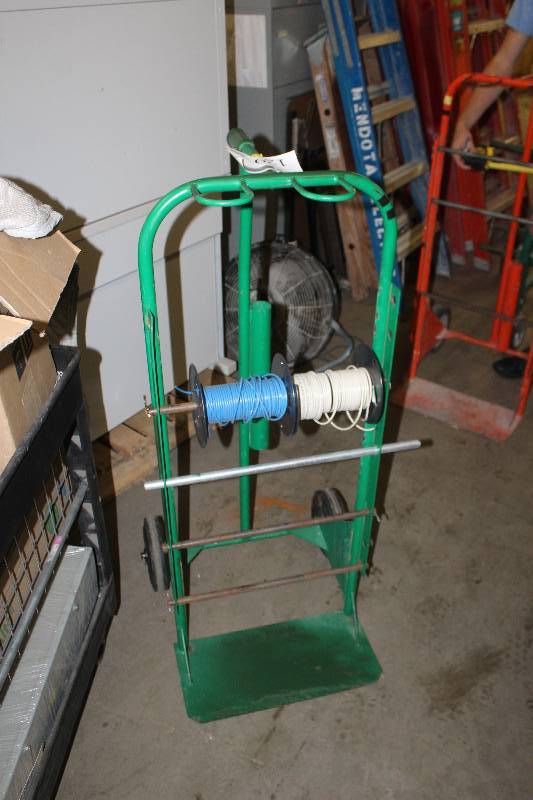 lot 129 image: Greenlee 38733 Hand TruckWire Cart