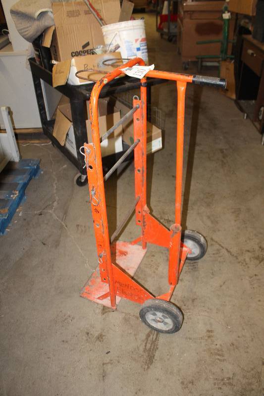 lot 130 image: 2-Wheel Hand Truck