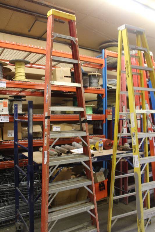 lot 177 image: Werner 10ft. Fiberglass Aluminum Ladder