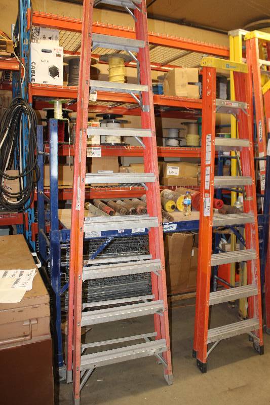 lot 183 image: Werner 10ft. Fiberglass Aluminum Ladder