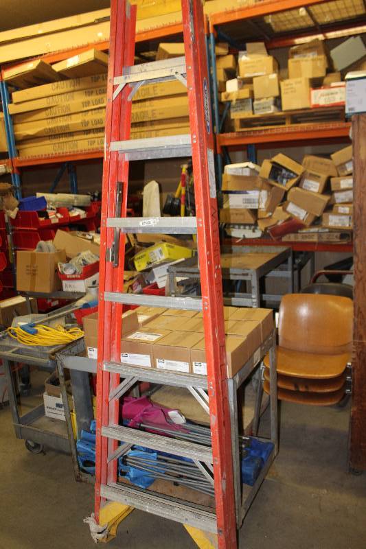lot 187 image: Werner 8ft. Fiberglass Aluminum Ladder