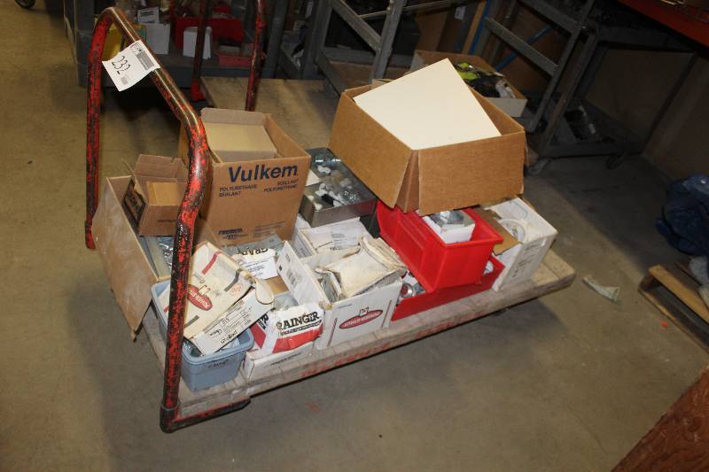lot 232 image: 4-Wheel Flat Utility Cart