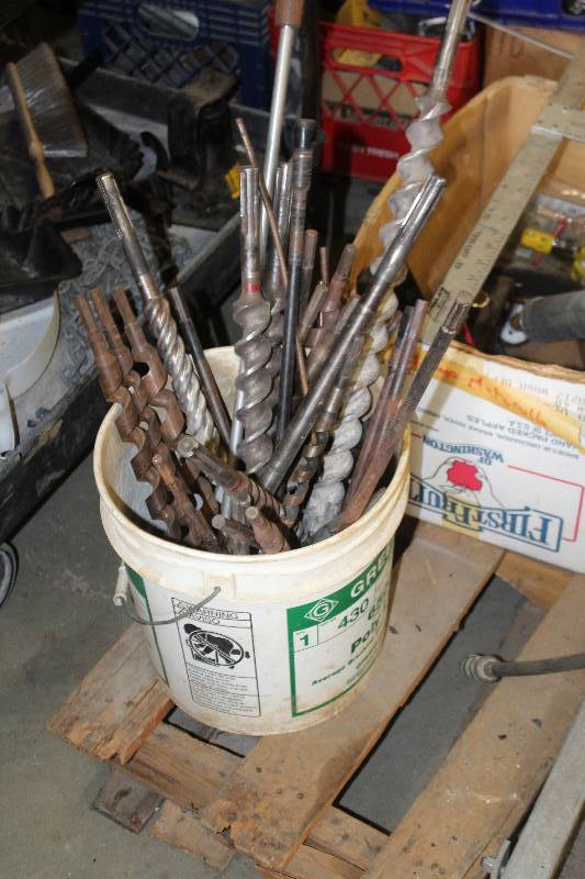lot 210 image: Bucket Lot of Drill Bits