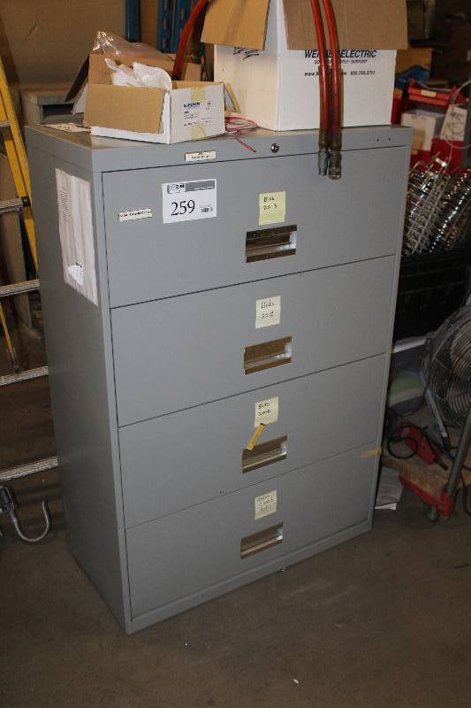 lot 259 image: 4-Drawer Metal Lateral File Cabinet