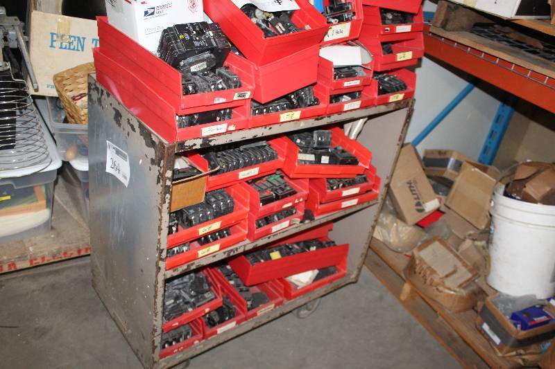 lot 264 image: 4-Wheel Metal Utility Cart w Contents