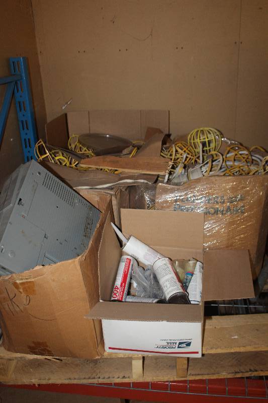lot 265 image: Pallet Lot of Trouble Lights, Caulk Tubes, And More