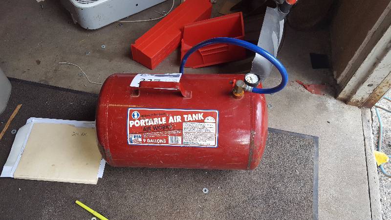 lot 337 image: Midwest Products, Nine Gallon, Portable Air Tank