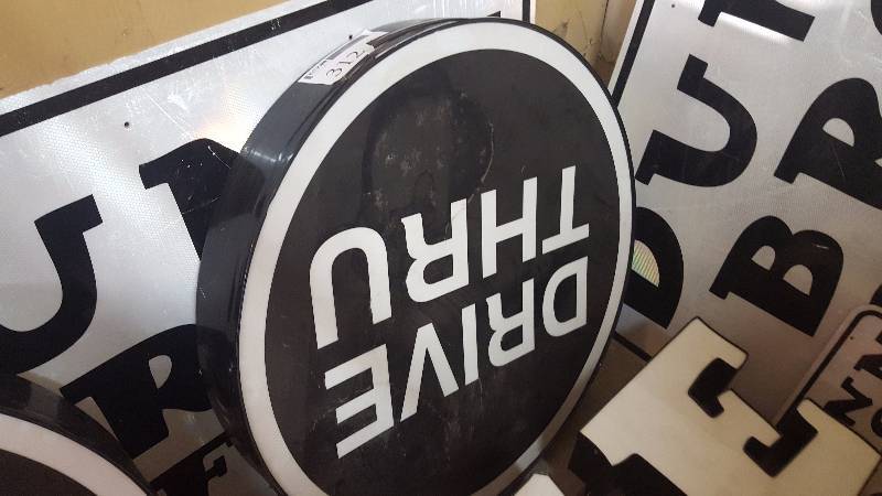 lot 312 image: Drive Thru 35 inch Diameter, LED Lighted Sign