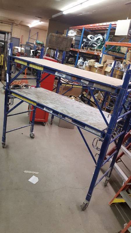 lot 7B image: Bakers Scaffolding with 2 shelves