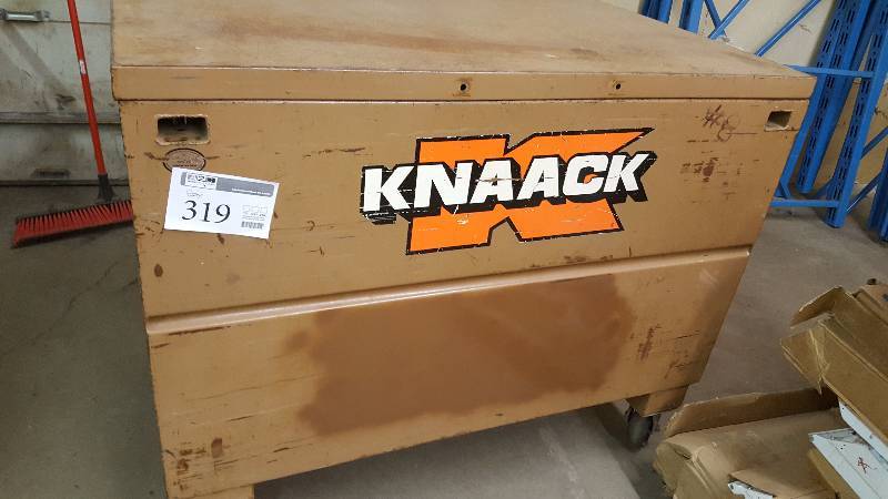 lot 319 image: Knaak Gang Box