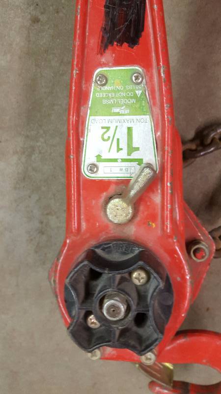 lot 362 image: 1 12 Ton Chain Hoist & Chains