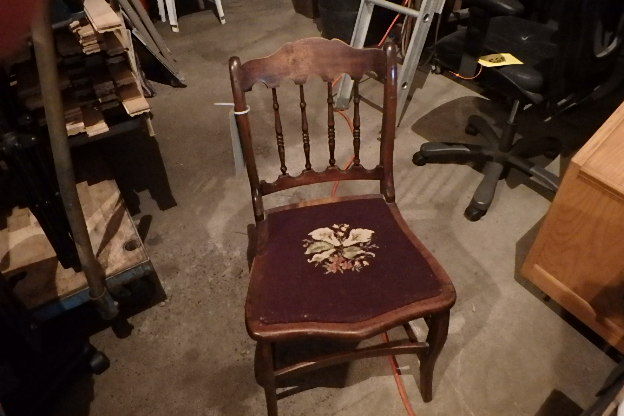 lot 2 image: Antique Chair
