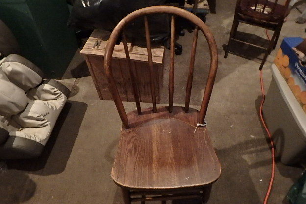lot 3 image: Bent Back Chair