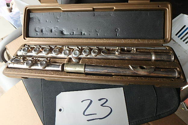lot 23 image: Conn Flute