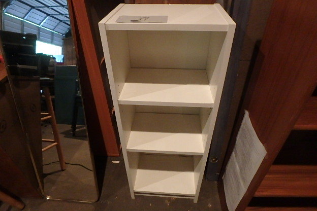 lot 39 image: Tall White Shelf