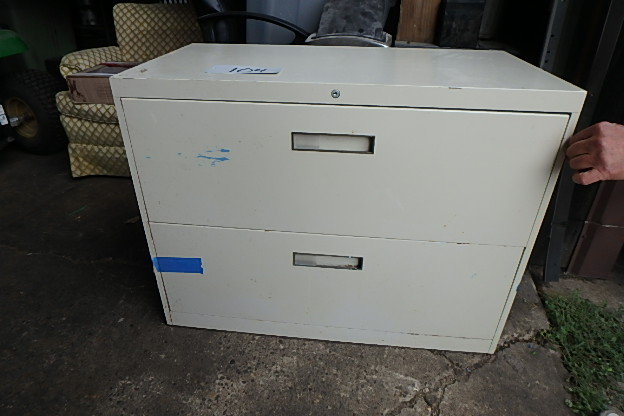 lot 104 image: 2 File Cabinets
