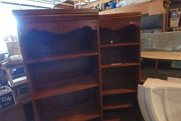 lot 105 image: 2 Wooden Book Cases