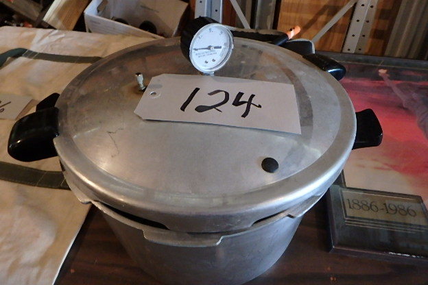 lot 124 image: Pressure Cooker