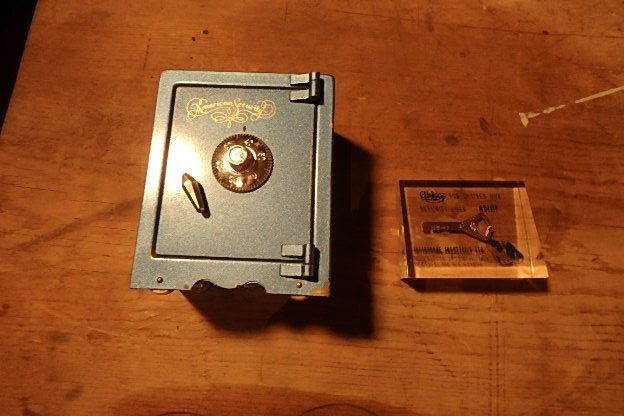 lot 154 image: Toy Safe and Ambloy Key Promo Pieces