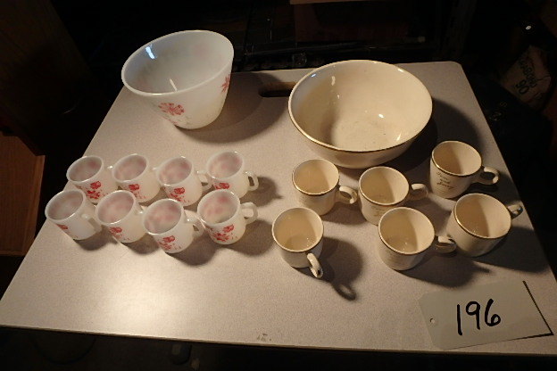 lot 196 image: 2 Tom and Jerry Sets