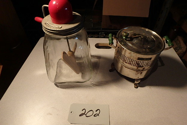 lot 202 image: Vintage Popcorn Popper, Churn