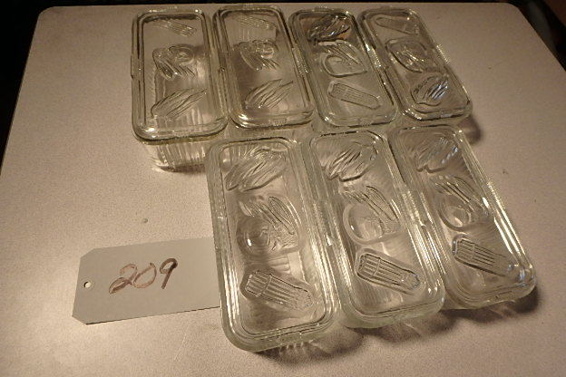 lot 209 image: 7 Refrigerator Dishes wveggies on top