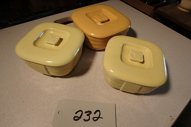 lot 232 image: 3 Hall Refrigerator Dishes