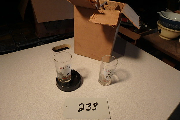 lot 233 image: Vintage Glass, Ashtray Set