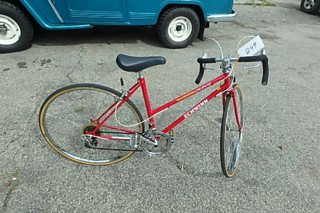lot 249 image: Schwinn Bike