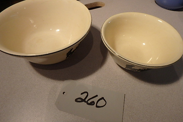 lot 260 image: 2 Bowls