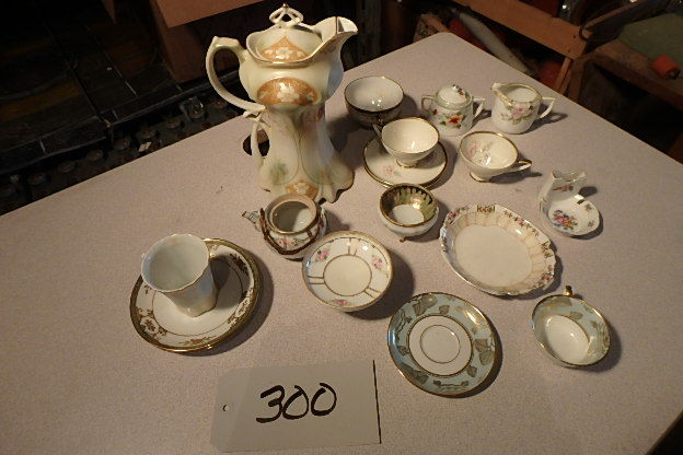 lot 300 image: Tea Set, Cups