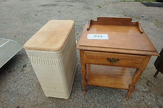 lot 344 image: Side TableHopper