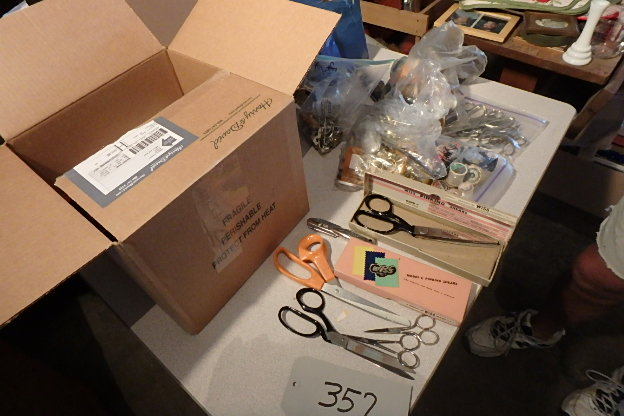 lot 357 image: Sewing Stuff