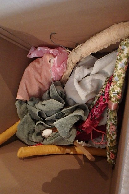 lot 386 image: Lot of Household Stuff