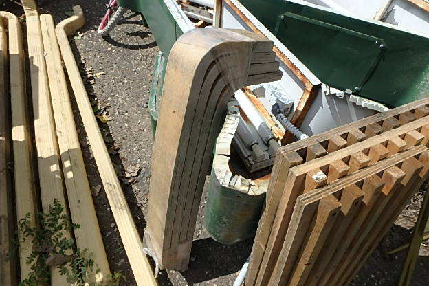 lot 402 image: Wood Things