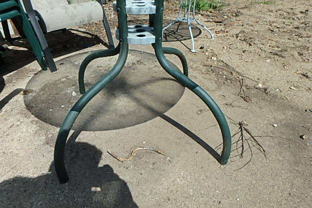 lot 403 image: Patio Table