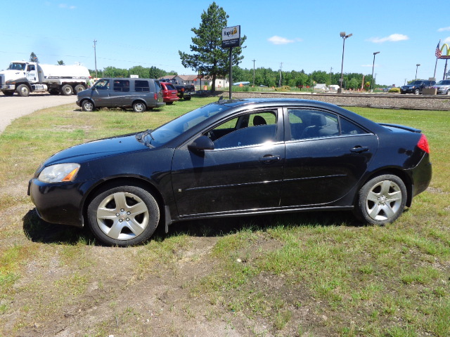 lot 4 image: 2009 Pontiac G6